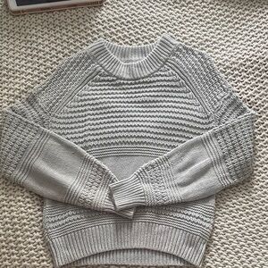 Universal Thread Light Gray Women's Sweater
